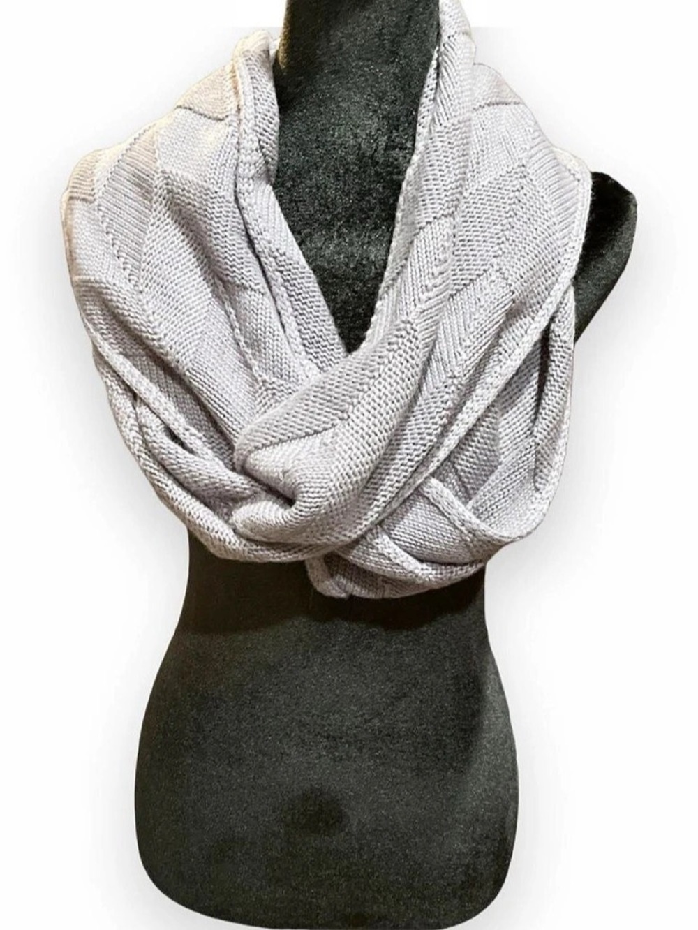 Banana Republic Geometric Knit Scarf in Gray